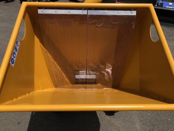 BROYEUR DE BRANCHE YAMA VR25 autotracté – Image 4