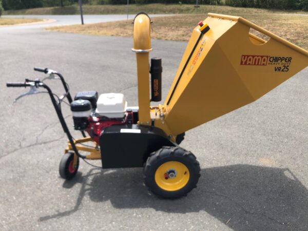 BROYEUR DE BRANCHE YAMA VR25 autotracté