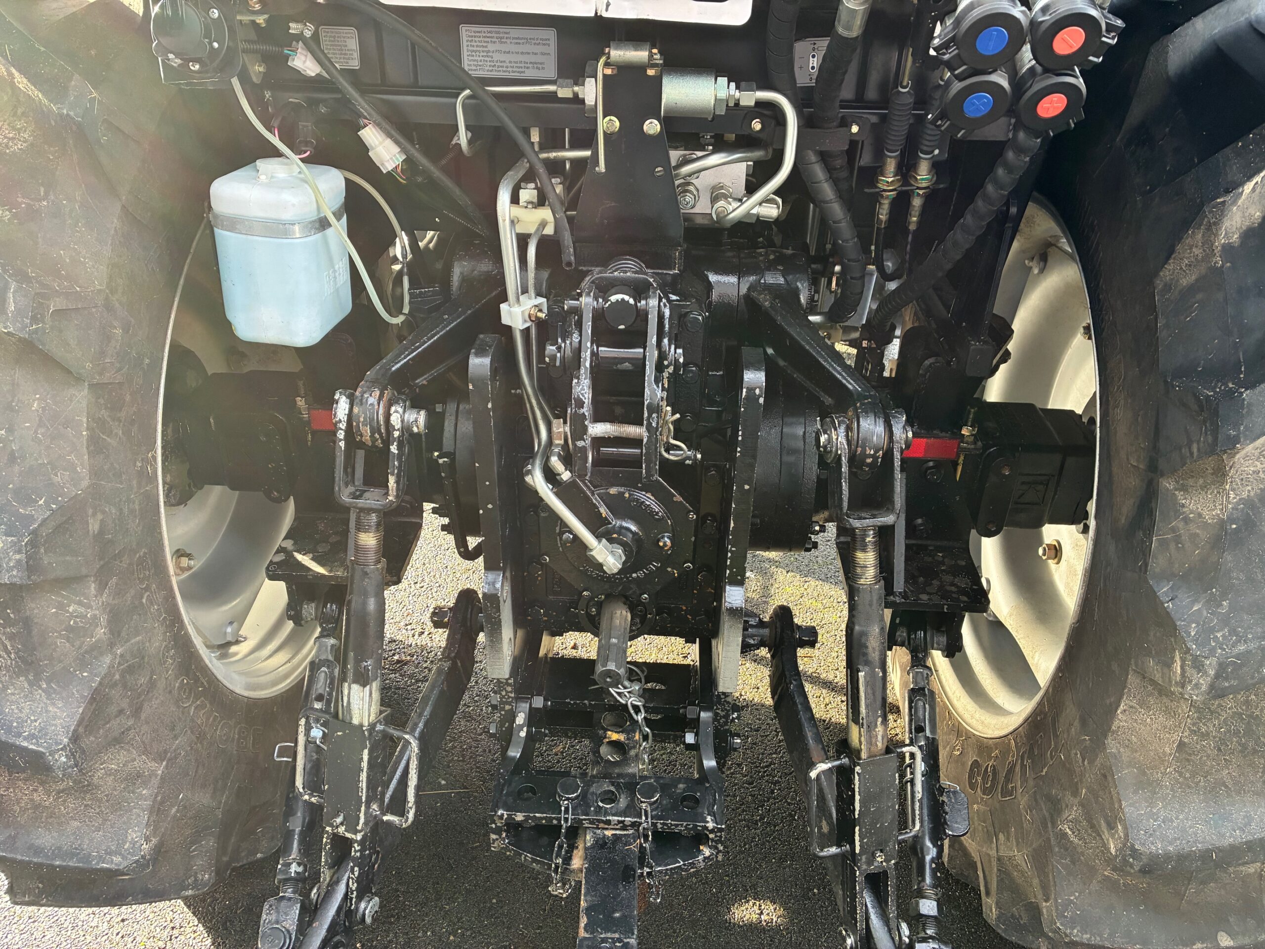 Tracteur LOVOL M504 cabine clim – Image 14