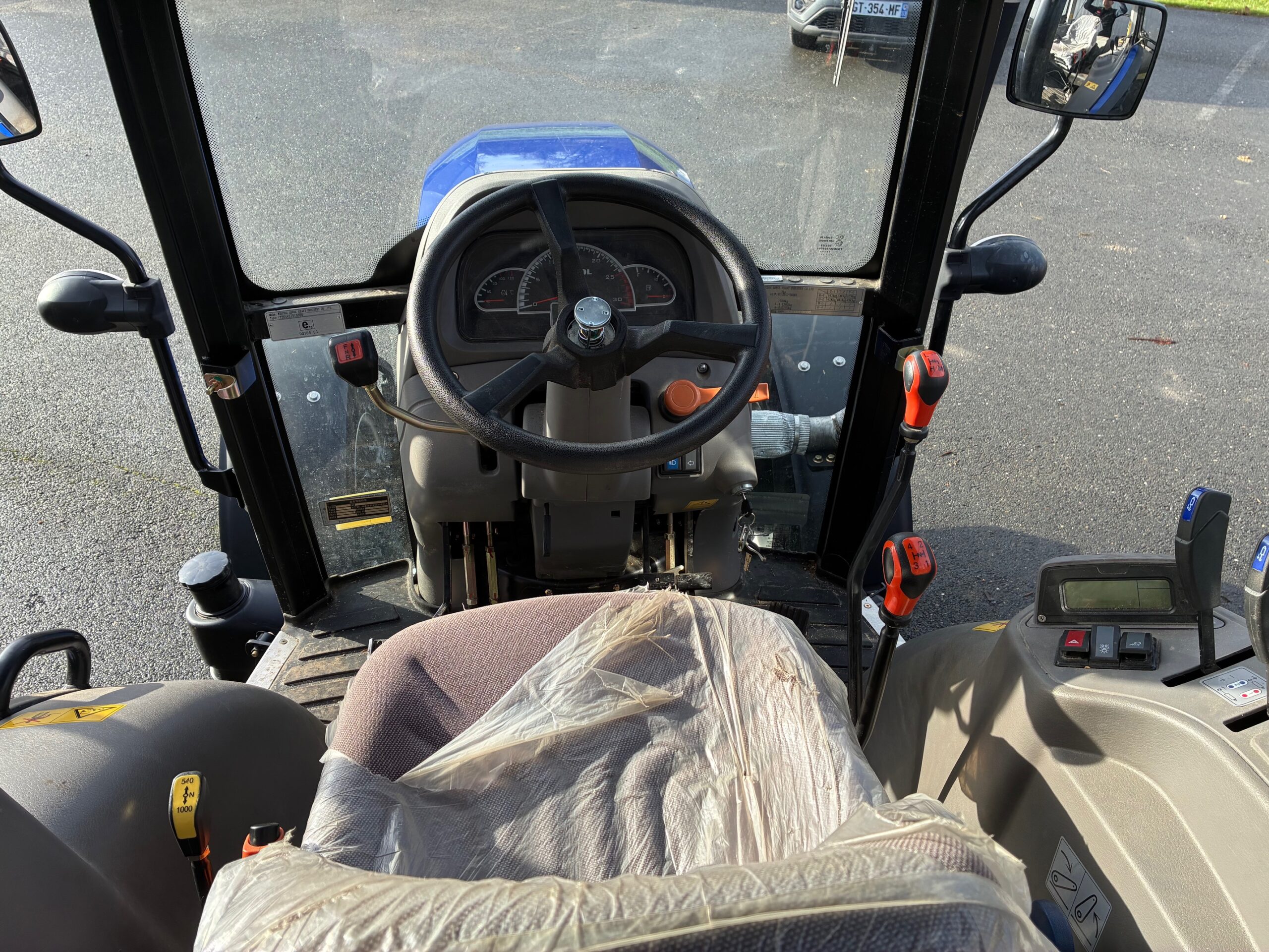 Tracteur LOVOL M504 cabine clim – Image 11