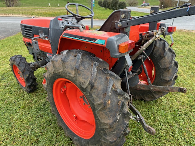 Kubota L3300 - Homologuée route – Image 8