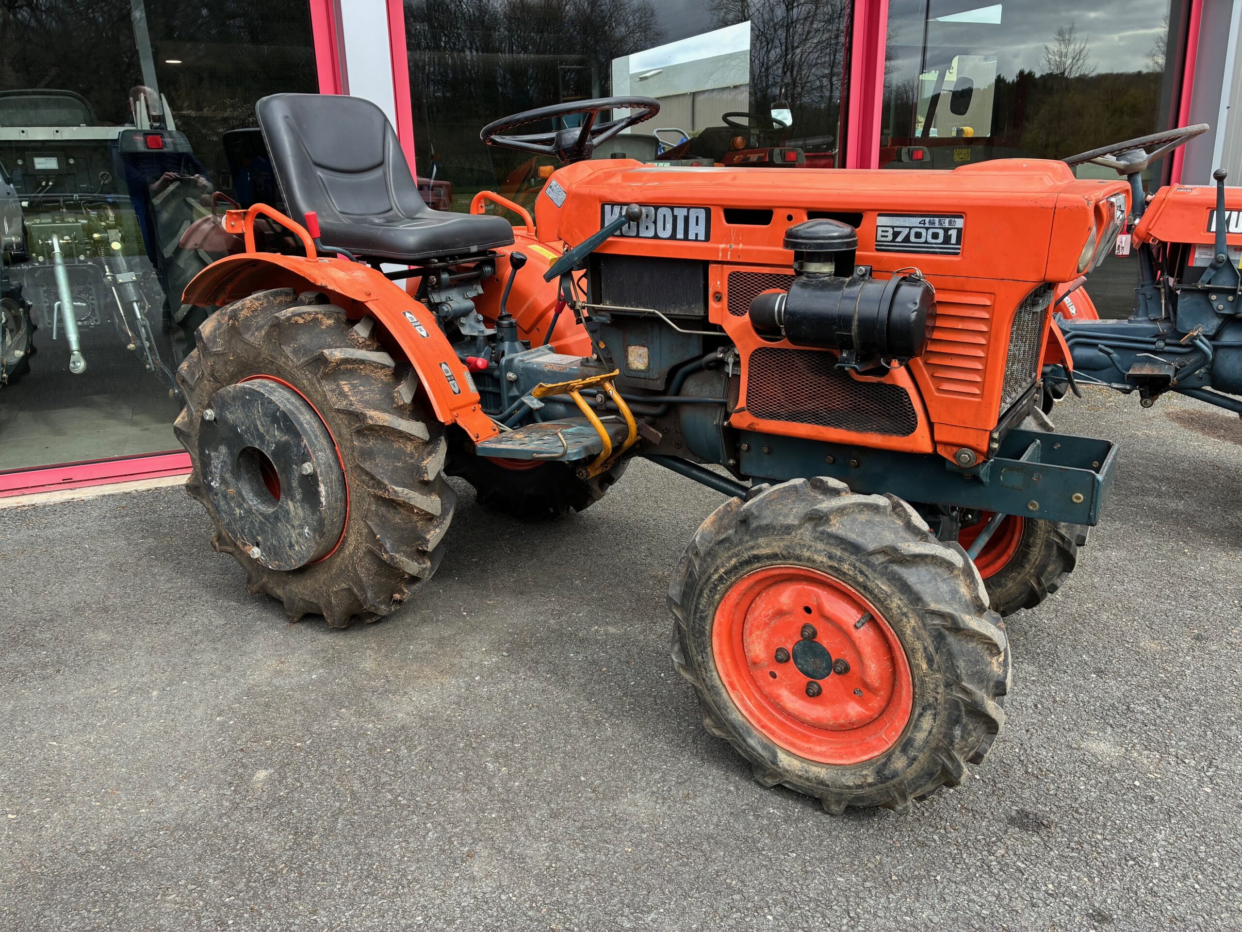 Micro tracteur d'ocasion Kubota B7001