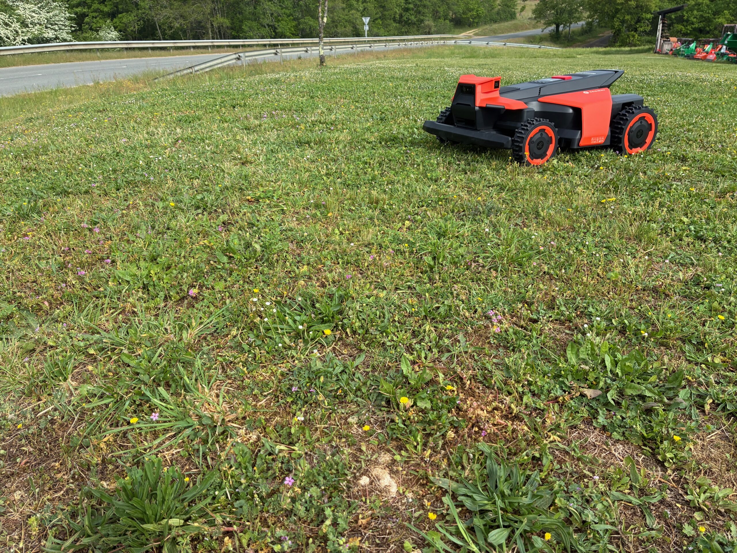 NAVIMOW Robot de tonte serie M - CM120M1 - 12000 m2 – Image 14