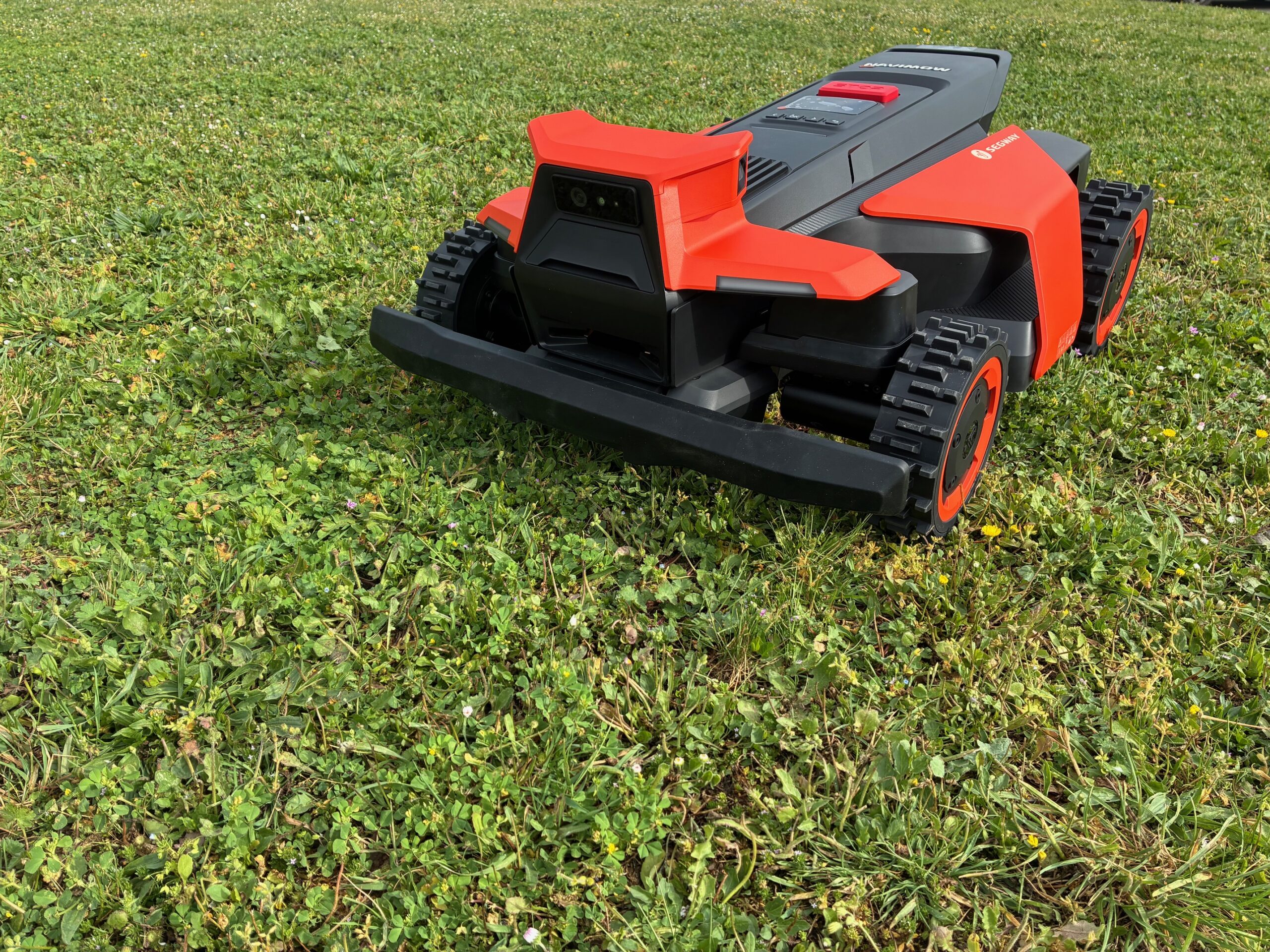 NAVIMOW Robot de tonte serie M - CM120M1 - 12000 m2