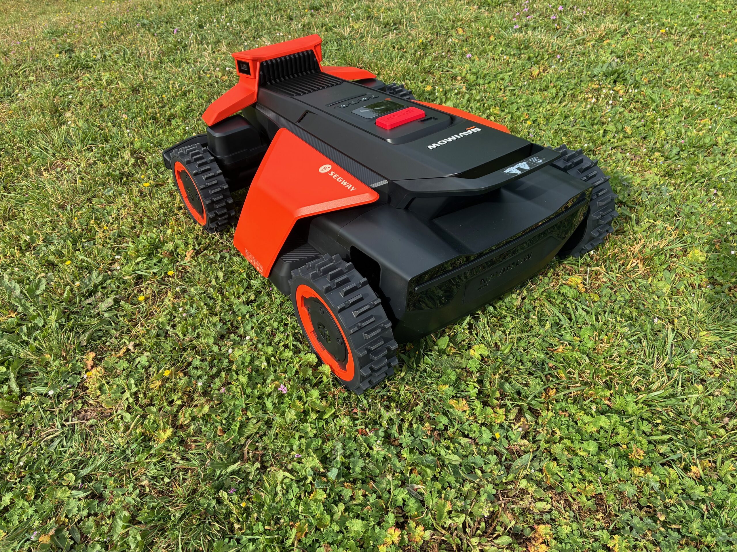 NAVIMOW Robot de tonte serie M - CM120M1 - 12000 m2 – Image 2