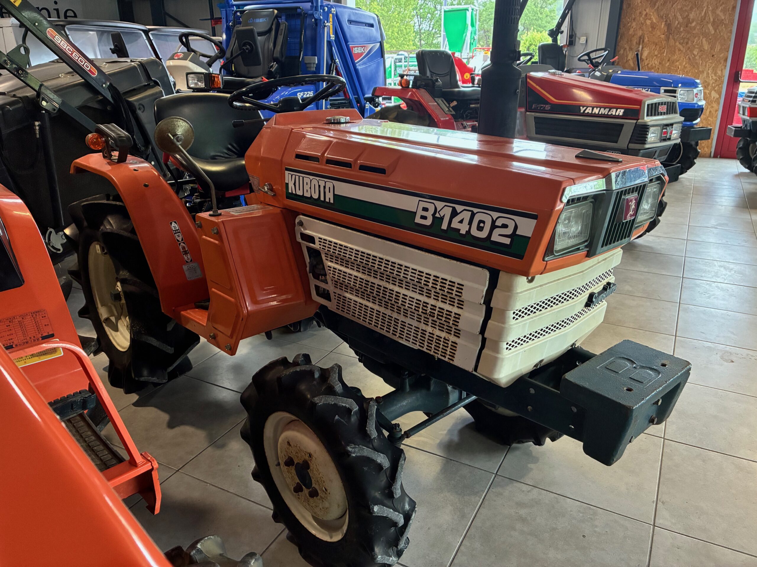 KUBOTA B1402 – Image 3